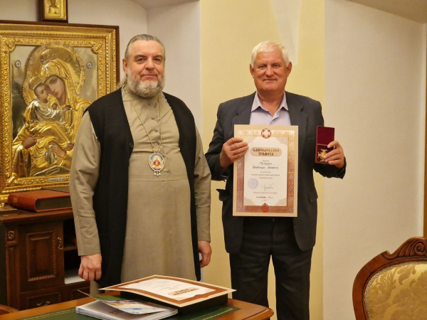 Митрополит Симеон вручив церковні нагороди представникам релігійних громад Вінницького району
