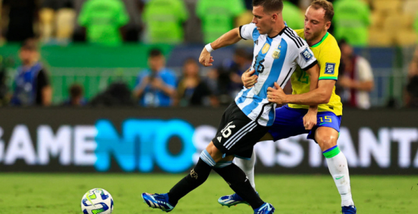 Відбір на ЧС-2026. Аргентина у скандальному матчі обіграла Бразилію, Уругвай розгромив Болівію