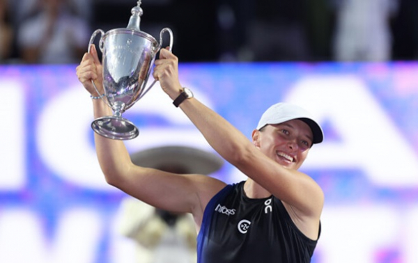 Швьонтек із розгромом виграла WTA Finals