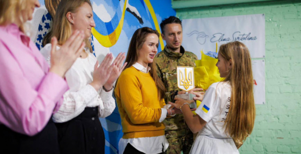 Світоліна та Стаховський у бомбосховищі нагородили переможців дитячого тенісного турніру