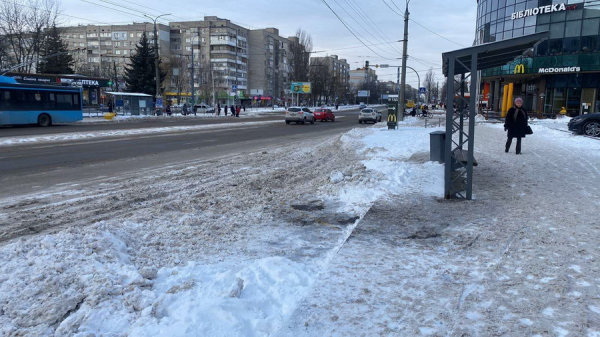 У Вінниці виписали штрафи керівникам підприємств, які не почистили тротуари від снігу