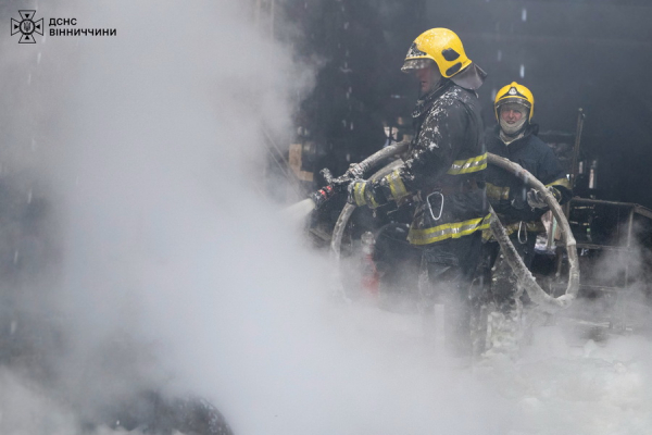 На Вінниччині 63 рятувальники ліквідовували наслідки російського удару