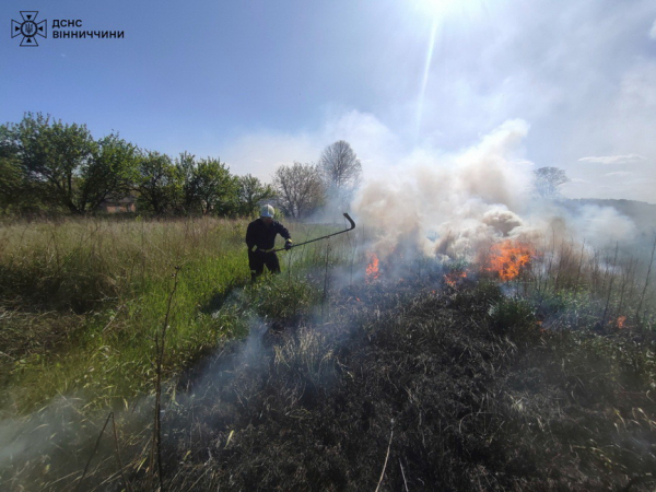 Надзвичайники застерігають вінничан про високу пожежну небезпеку