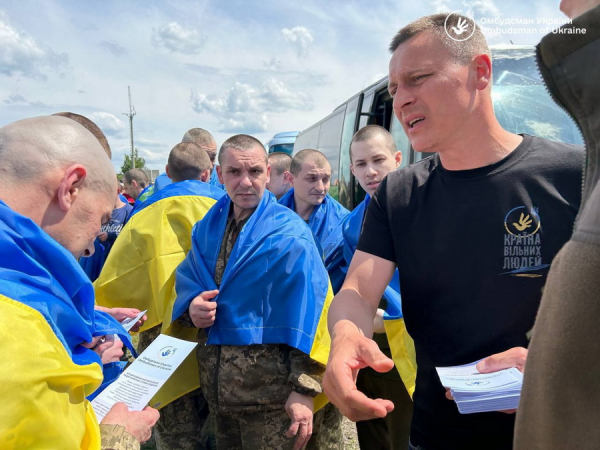 Додому з полону повернули 75 українців