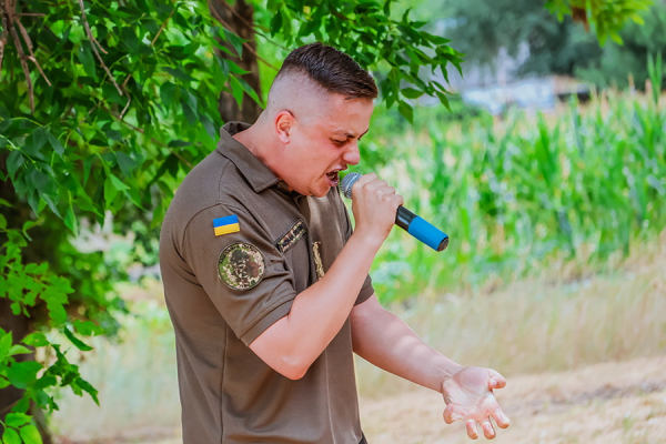 Академічний ансамбль пісні й танцю НГУ виступив для бійців «Червоної Калини»
