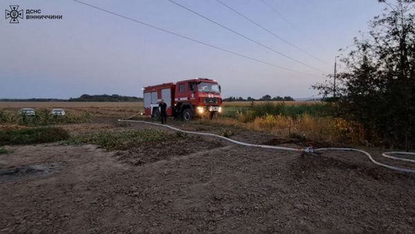 Через ворожу атаку на Вінниччині загорілась хата