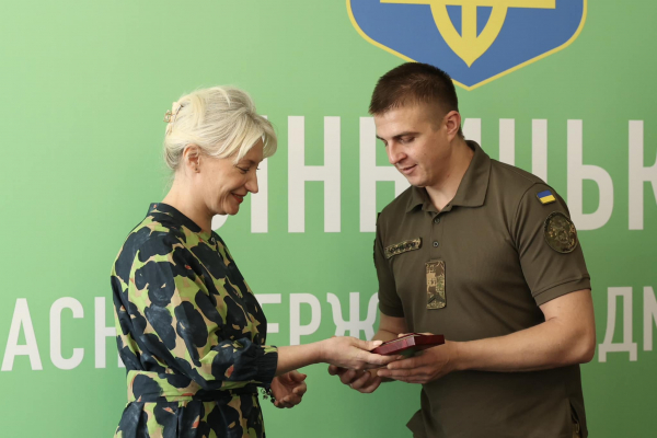 Наталя Заболотна вручила державні нагороди трьом воїнам з Вінниччини