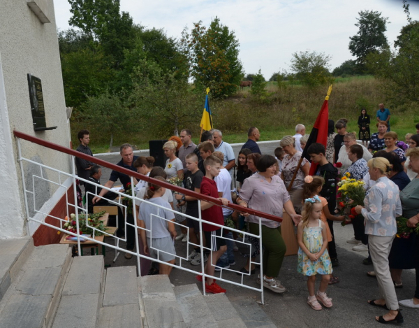 У Літинській громаді на честь загиблого воїна відкрили пам’ятну дошку