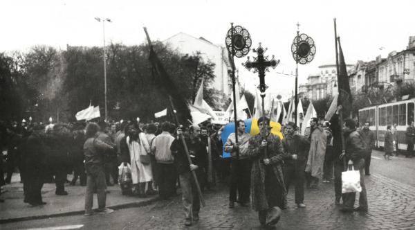 У Вінниці показали синьо-жовтий прапор, який підняли у місті майже за рік до Незалежності