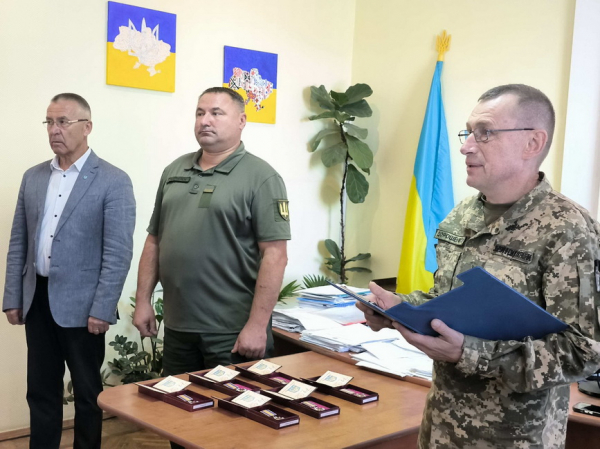 Родинам полеглих захисників з Тульчинської громади передали державні нагороди