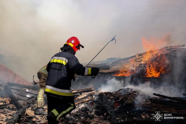 На підприємстві у Хмільницькому районі сталась масштабна пожежа