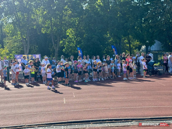 У центральному парку Вінниці пройшов дитячий спортивний захід. Фоторепортаж