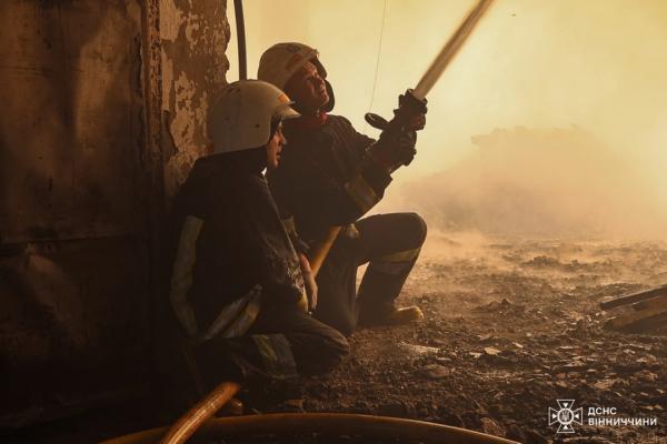 На підприємстві у Хмільницькому районі сталась масштабна пожежа