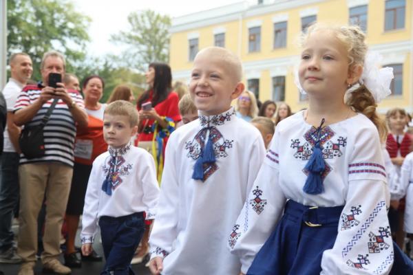 Початок навчального року Вінниці: Перший дзвоник в другому ліцеї