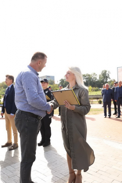 Службові авто та помпові рушниці отримали поліцейські офіцери громад Вінниччини