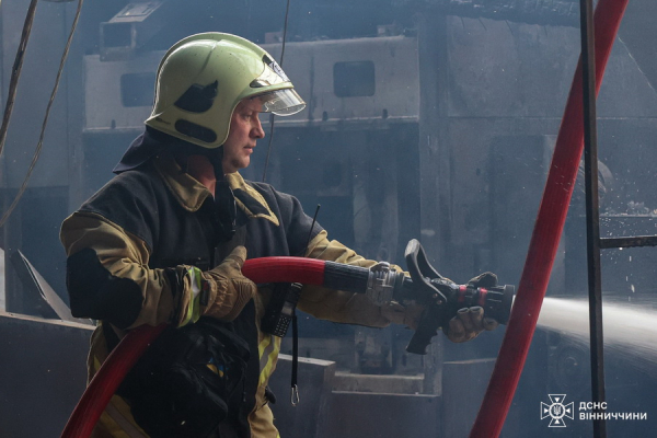 На підприємстві у Хмільницькому районі сталась масштабна пожежа