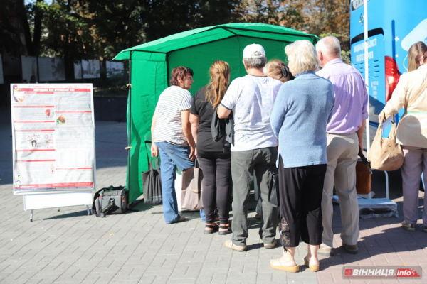 У центрі Вінниці провели безкоштовні обстеження серця та вакцинацію