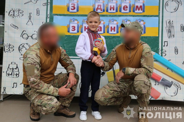 Сина загиблого на війні КОРДівця у перший клас повели побратими батька