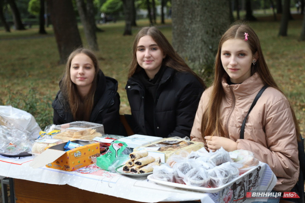 У День захисника учні та вчителі вінницького ліцею провели благодійний захід, щоб допомогти воїнам