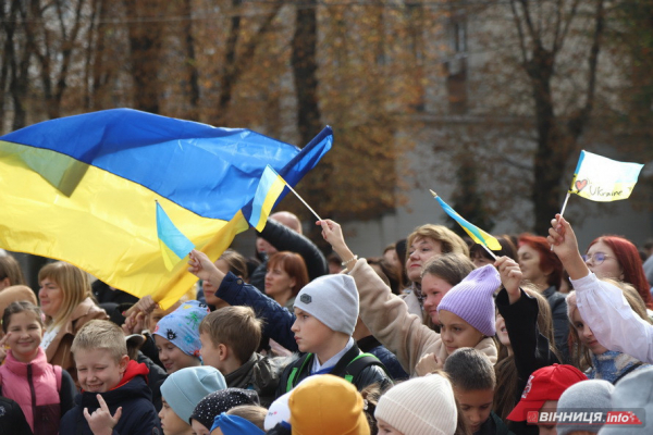 У День захисника учні та вчителі вінницького ліцею провели благодійний захід, щоб допомогти воїнам