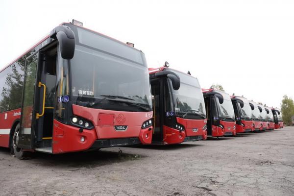 Вісім громад Вінниччини отримали нові шкільні автобуси для безпечного підвозу учнів