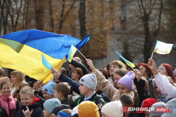 У День захисника учні та вчителі вінницького ліцею провели благодійний захід, щоб допомогти воїнам