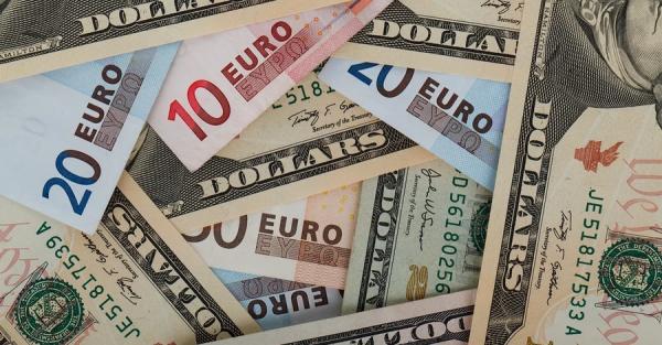 Курс валют на 1 травня: скільки коштують долар, євро і злотий