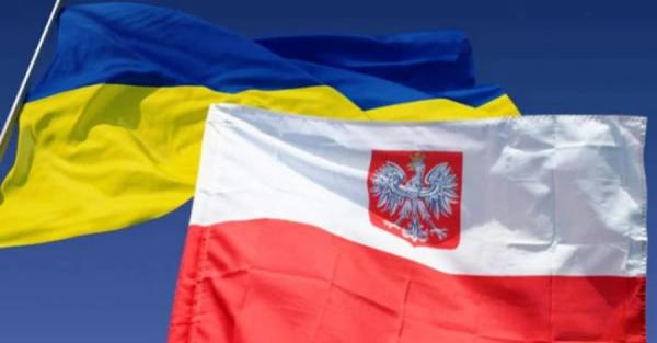 Польща скасовує безмитний режим торгівлі з Україною