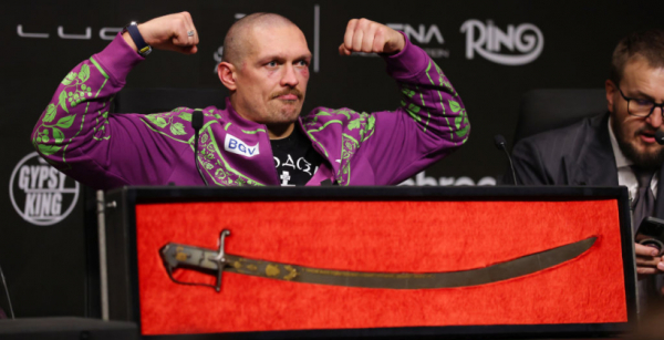 Усик залишився лідером рейтингу P4P за версією журналу The Ring