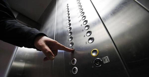 Нова комунальна реальність: хто не здав гроші на генератор, на ліфті не їздить Нова комунальна реальність: хто не здав гроші на генератор, на ліфті не їздить