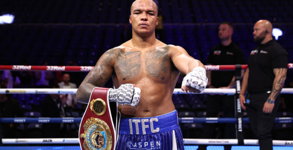 Джон Фьюрі: Якби я керував кар’єрою Вордлі, то не став би влаштовувати бій з Усиком, тому що в цій грі є рівні, і він поки не досяг найвищого. Джон Фьюрі: Якби я керував кар’єрою Вордлі, то не став би влаштовувати бій з Усиком, тому що в цій грі є рівні, і він поки не досяг найвищого.