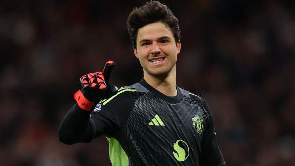 Сенне Ламменс розповів таємницю своїх воротарських рукавичок