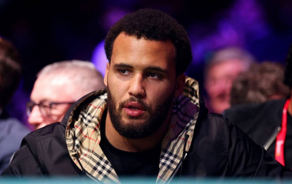 Вордлі чи Дюбуа? Ітаума передбачив результат британського протистояння