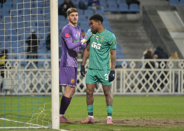 «Парирувати удар Герреро було можливо, але стан газону забрав у мене кілька сантиметрів», — воротар «Інгульця»